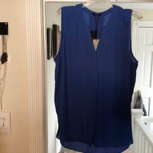 Sleeveless tank. Silky